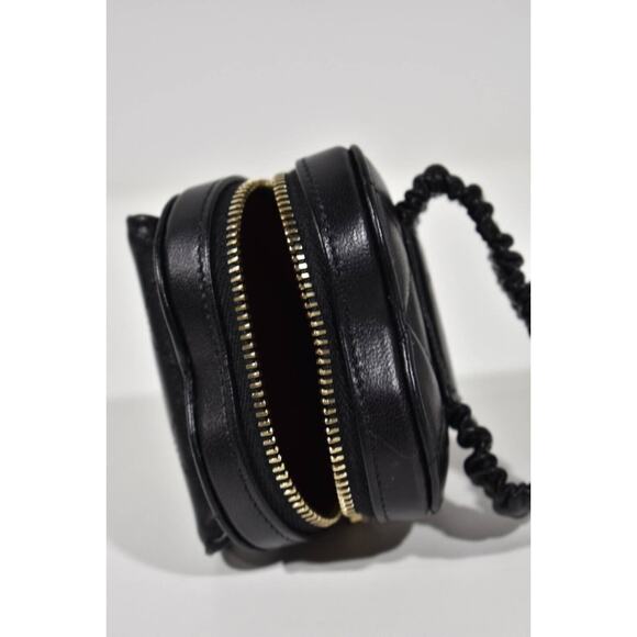 Chanel 22S Black Runway Heart Mini Lambskin Quilted Flap Zipped Arm Coin Purse - Picture 5 of 12